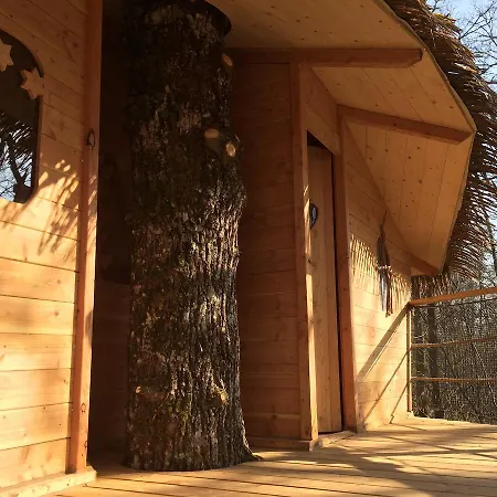 Les Cabanes Au Bois D'orient מלון *