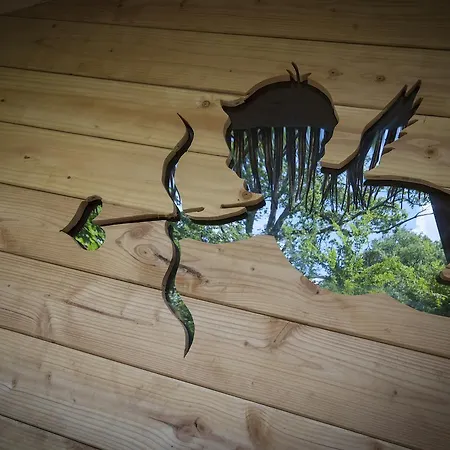 فندق Les Cabanes Au Bois D'orient *