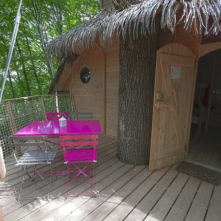 Les Cabanes Au Bois D'orient *