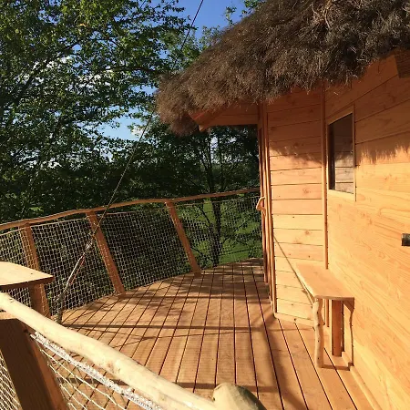 Les Cabanes Au Bois D'orient فندق *